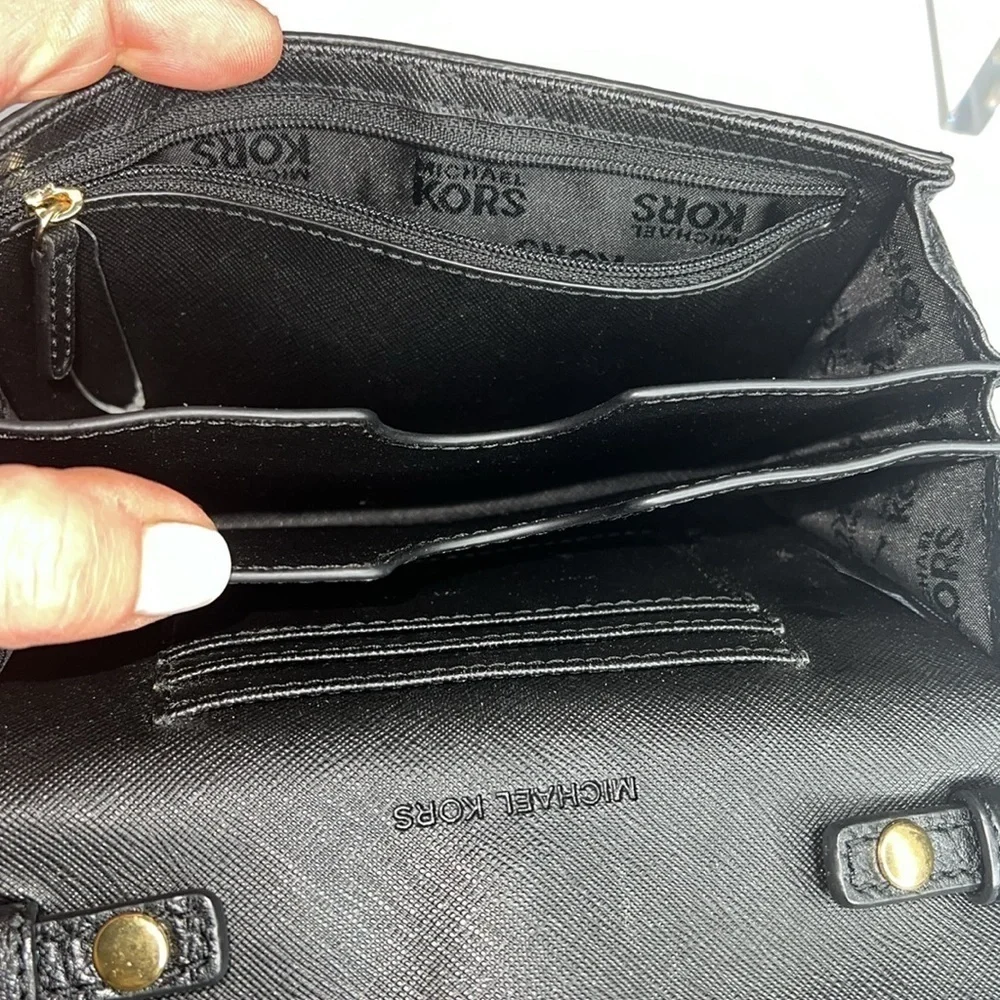 Michael Kors Vanna Black Pebbled Leather Crossbody Wallet Organizer Bag